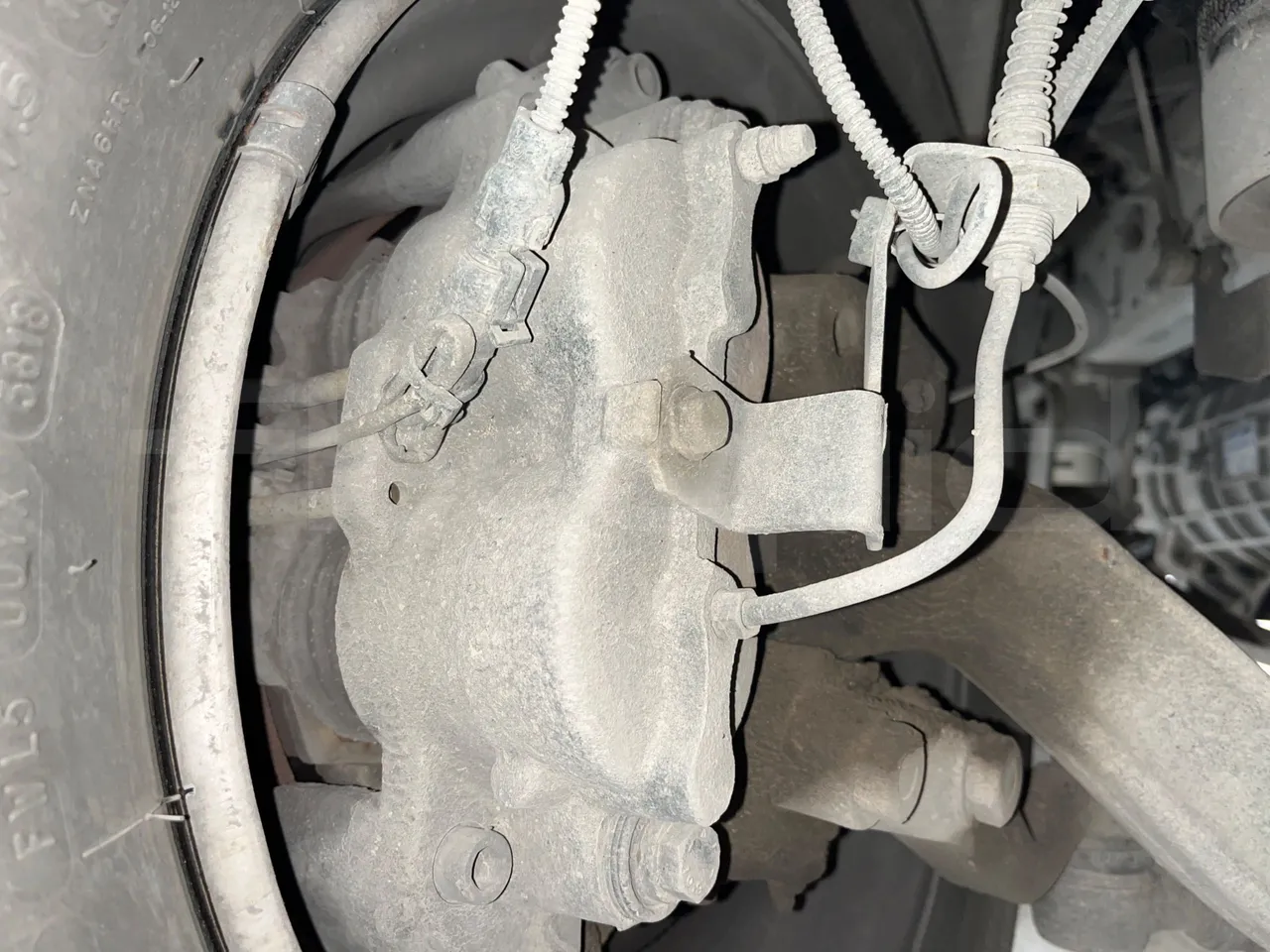 Iveco Mago2 M2IV - Euro6 - 162kW - 8.850mt - front brake calipers right