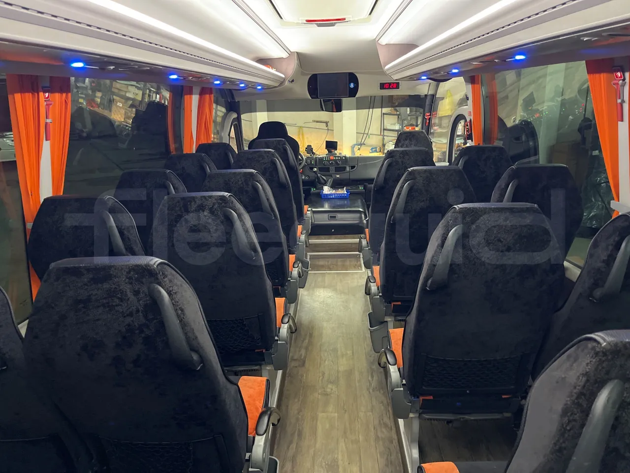 Iveco Mago2 M2IV - Euro6 - 162kW - 8.850mt - forward view middle aisle