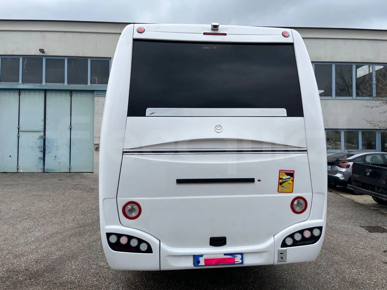 Iveco Mago2 M2IV - Euro6 - 162kW - 8.850mt - rear hatch closed