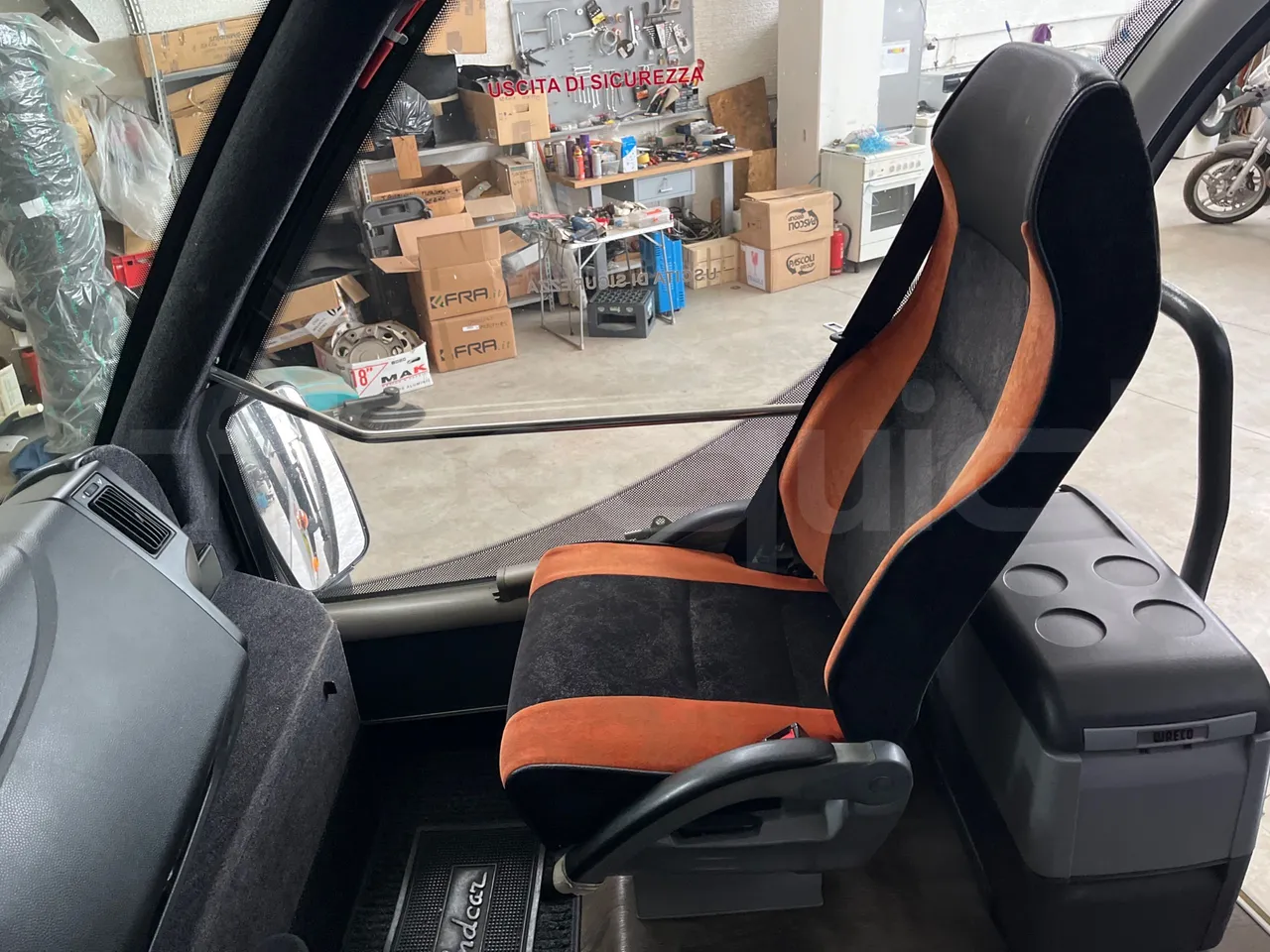 Iveco Mago2 M2IV - Euro6 - 162kW - 8.850mt - hostess seat photo