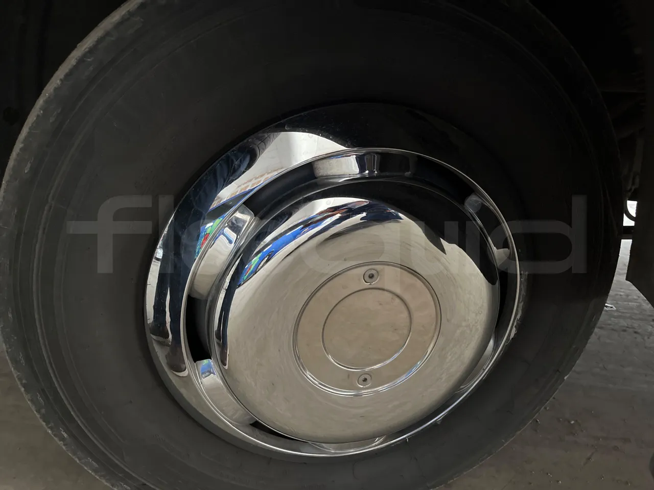 Iveco Mago2 M2IV - Euro6 - 162kW - 8.850mt - front left tire measurements