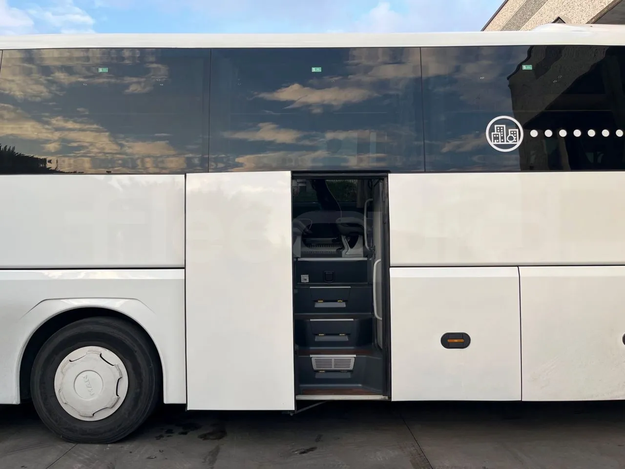 Man Lion's Coach B200746006 - EUR6  - 309kW - 12.101m - front door 3 open