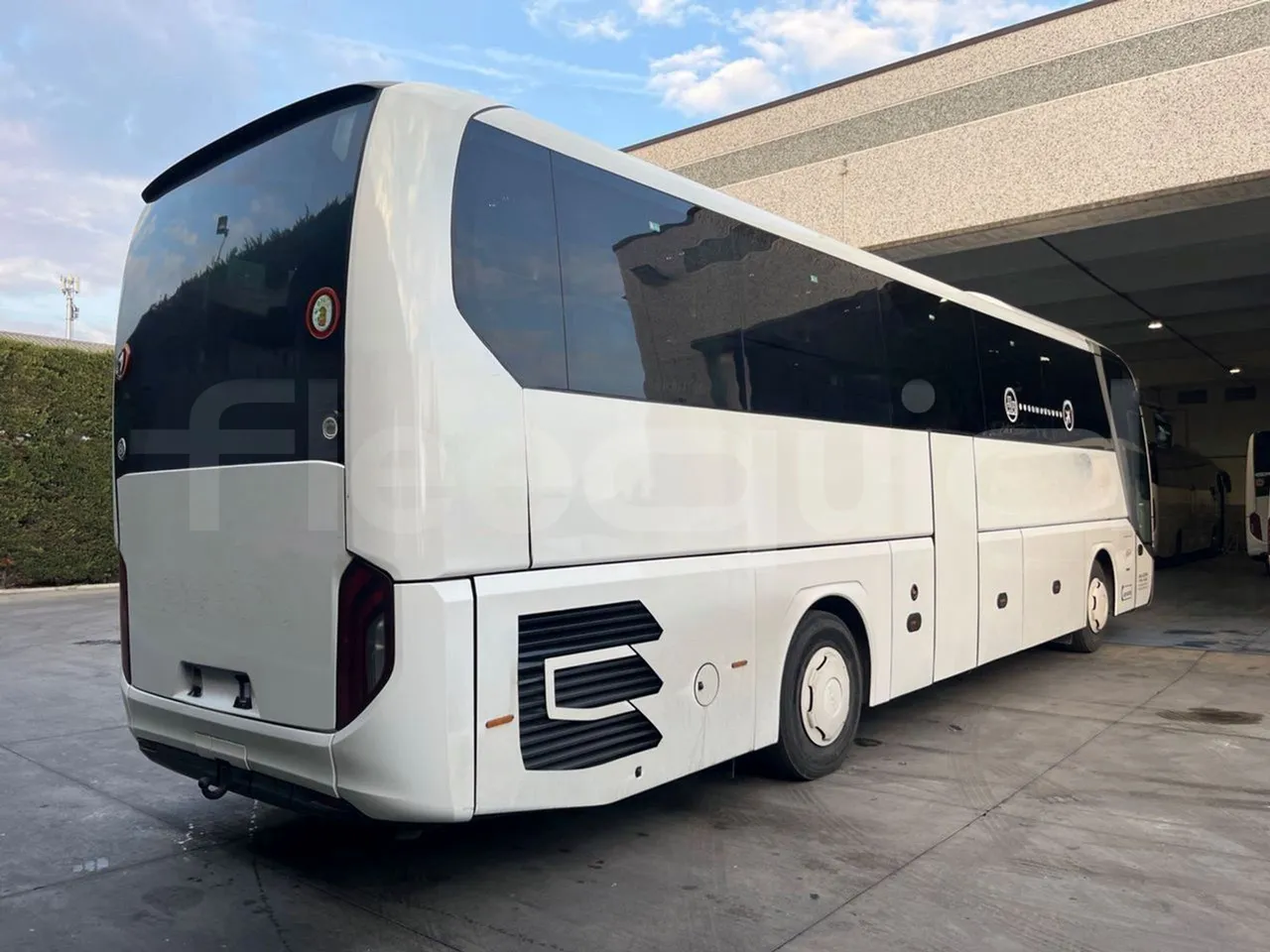 Man Lion's Coach B200746006 - EUR6  - 309kW - 12.101m - 3/4 right rear doors closed