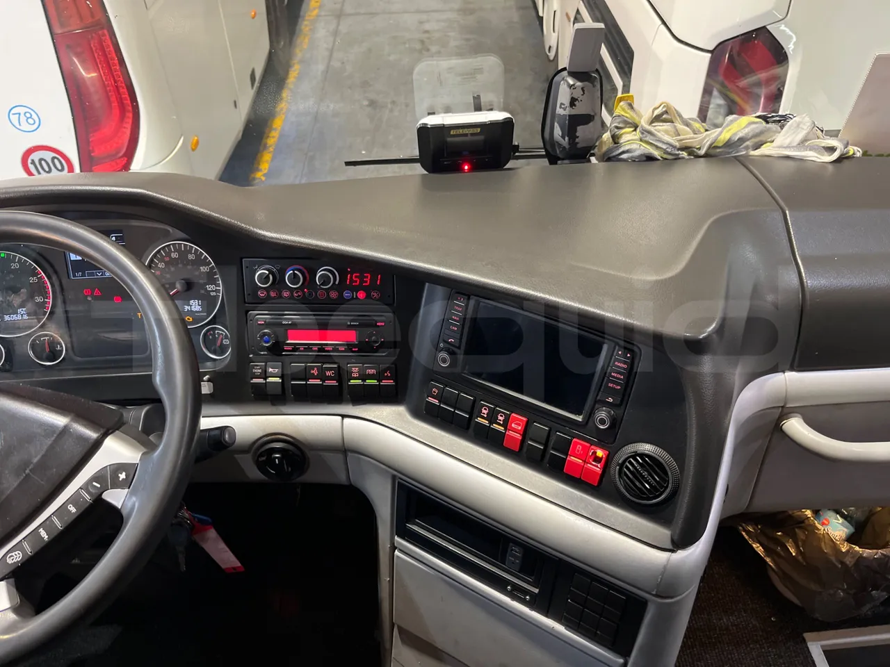 Man Lion's Coach B200746006 - EUR6  - 309kW - 12.101m - radio accessories photo