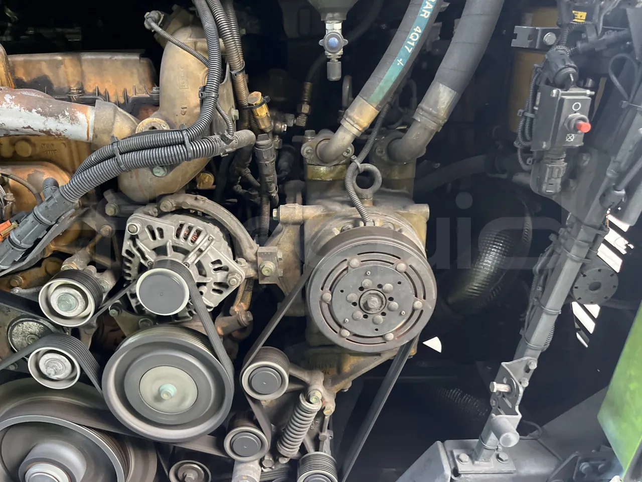 Man Lion's Coach B200746006 - EUR6  - 309kW - 12.101m - air conditioning compressor