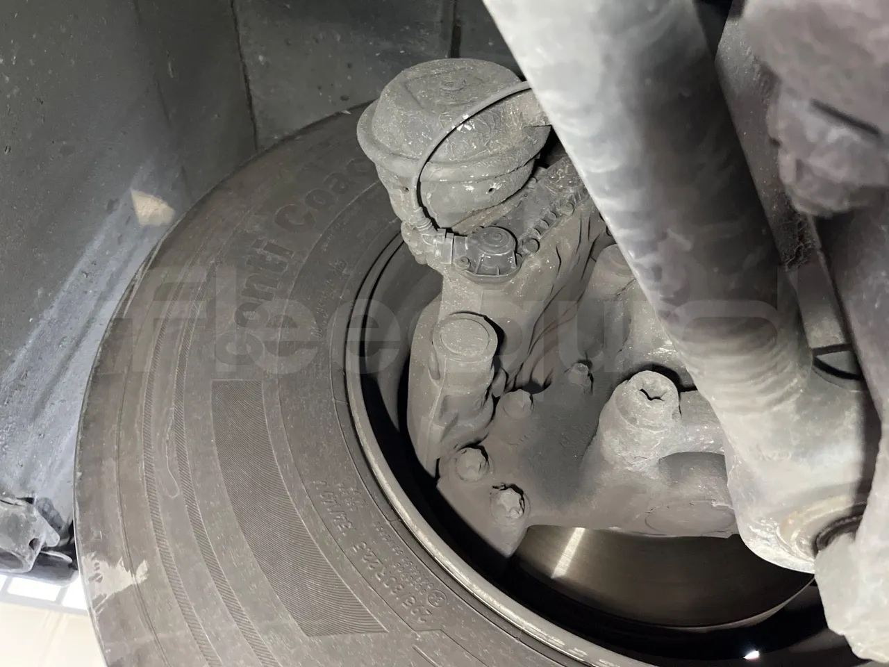 Man Lion's Coach B200746006 - EUR6  - 309kW - 12.101m - front brake calipers left