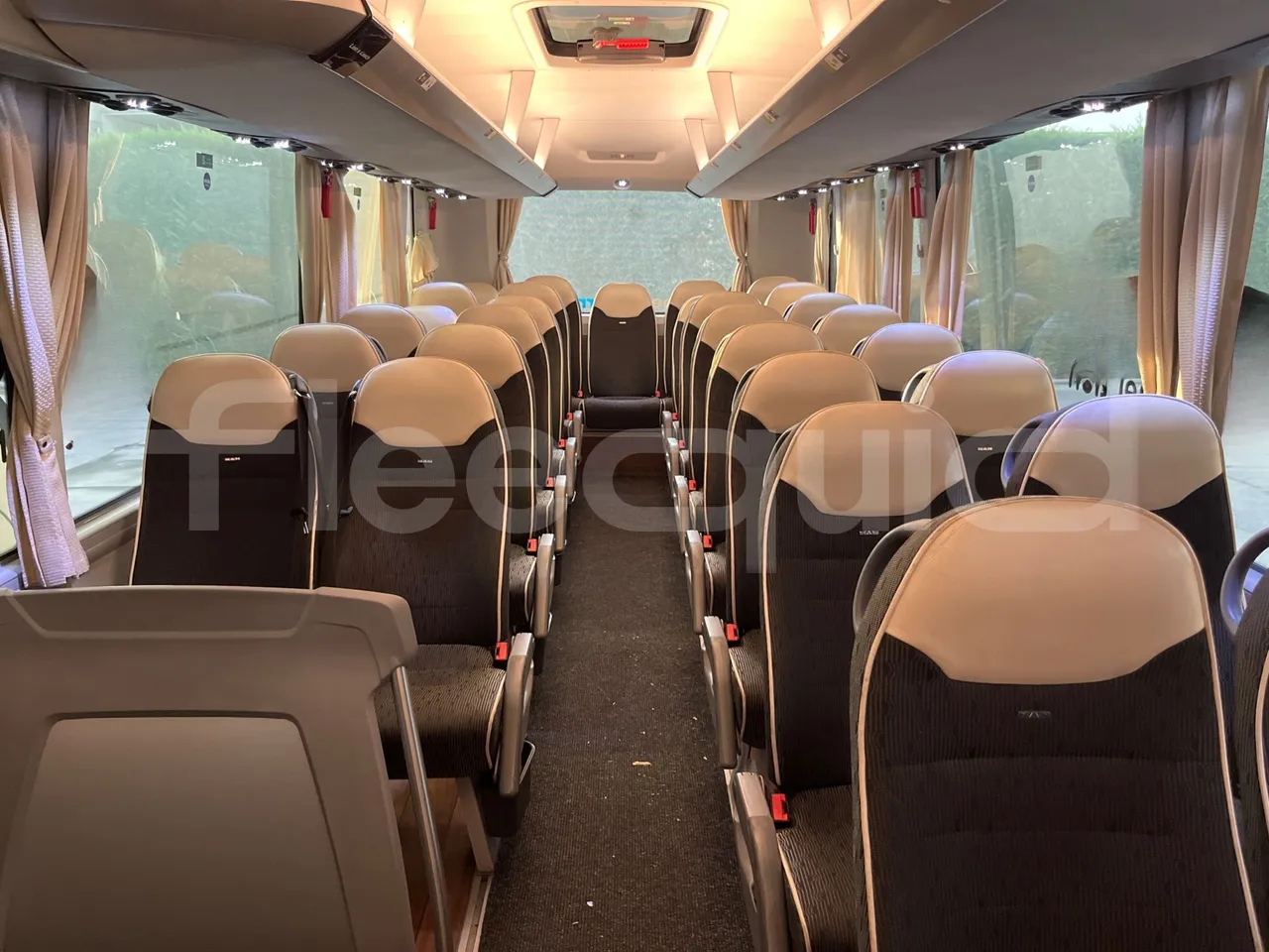 Man Lion's Coach B200746006 - EUR6  - 309kW - 12.101m - reverse view middle aisle