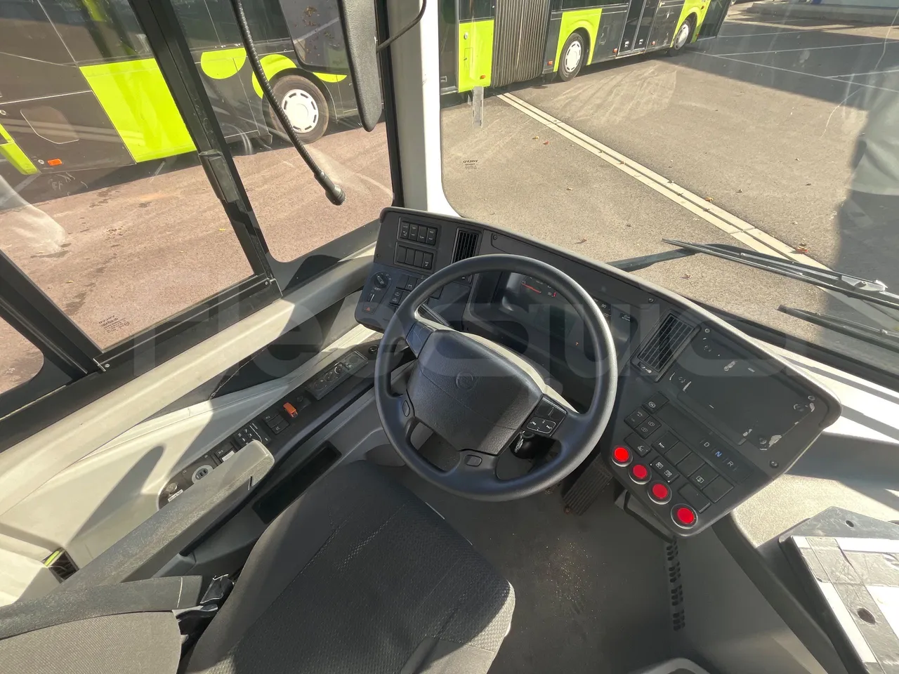 Volvo G891H L291LH24J8100 / Euro 6 - 177 Kw - 18.750 Mt - buttons panels on