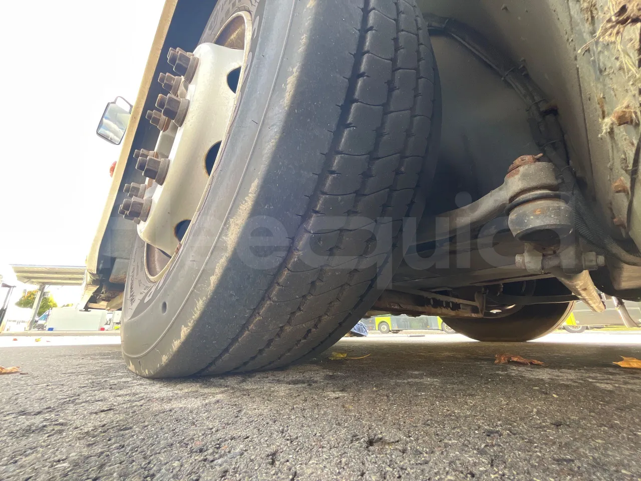 Volvo G891H L291LH24J8100 / Euro 6 - 177 Kw - 18.750 Mt - tread condition front tires left