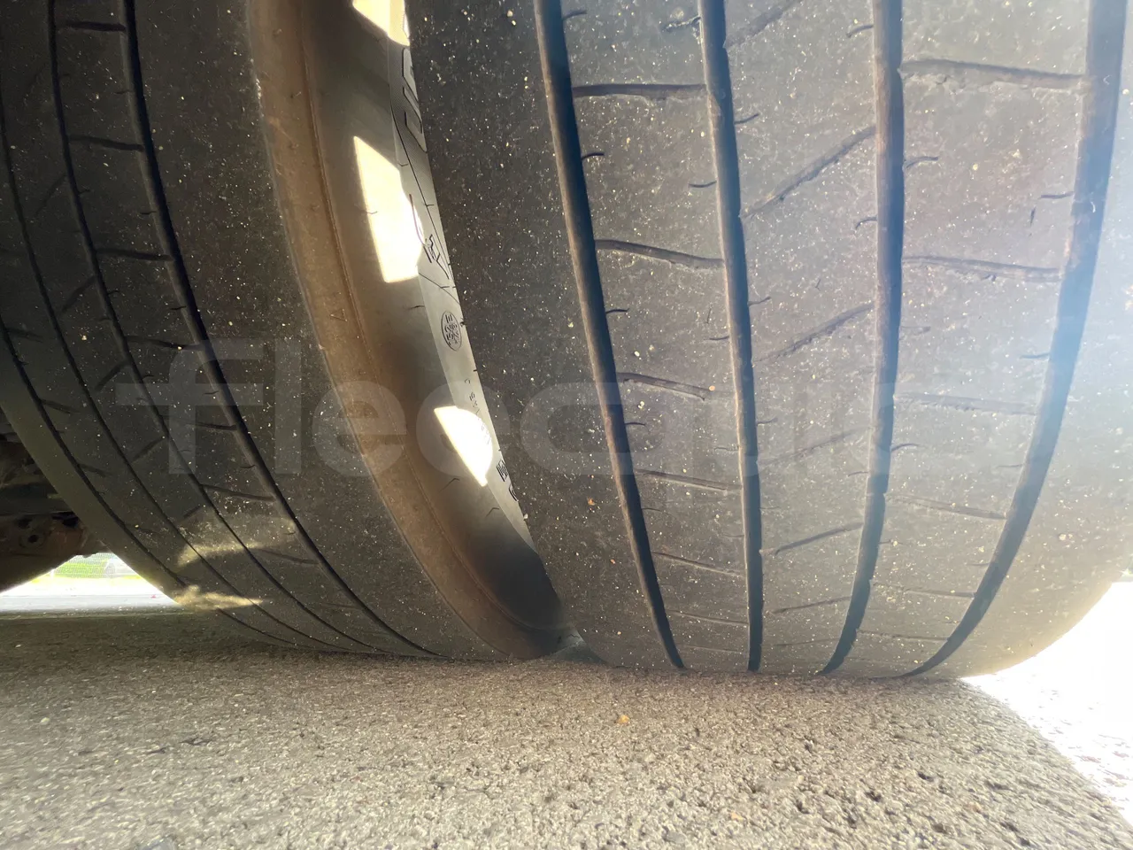 Volvo G891H L291LH24J8100 / Euro 6 - 177 Kw - 18.750 Mt - tread condition third axle tires right