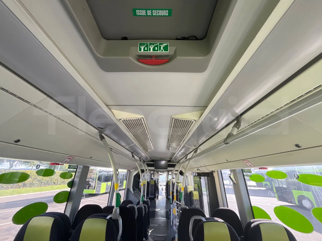 Volvo G891H L291LH24J8100 / Euro 6 - 177 Kw - 18.750 Mt - overhead compartments photo