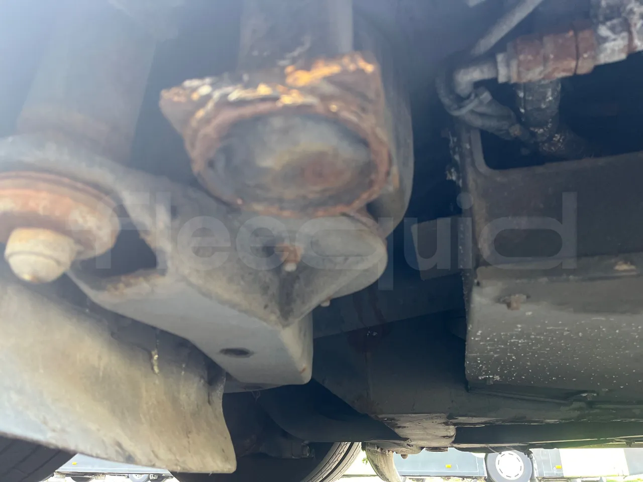 Volvo G891H L291LH24J8100 / Euro 6 - 177 Kw - 18.750 Mt - axel 3 shock absorbers 1 left