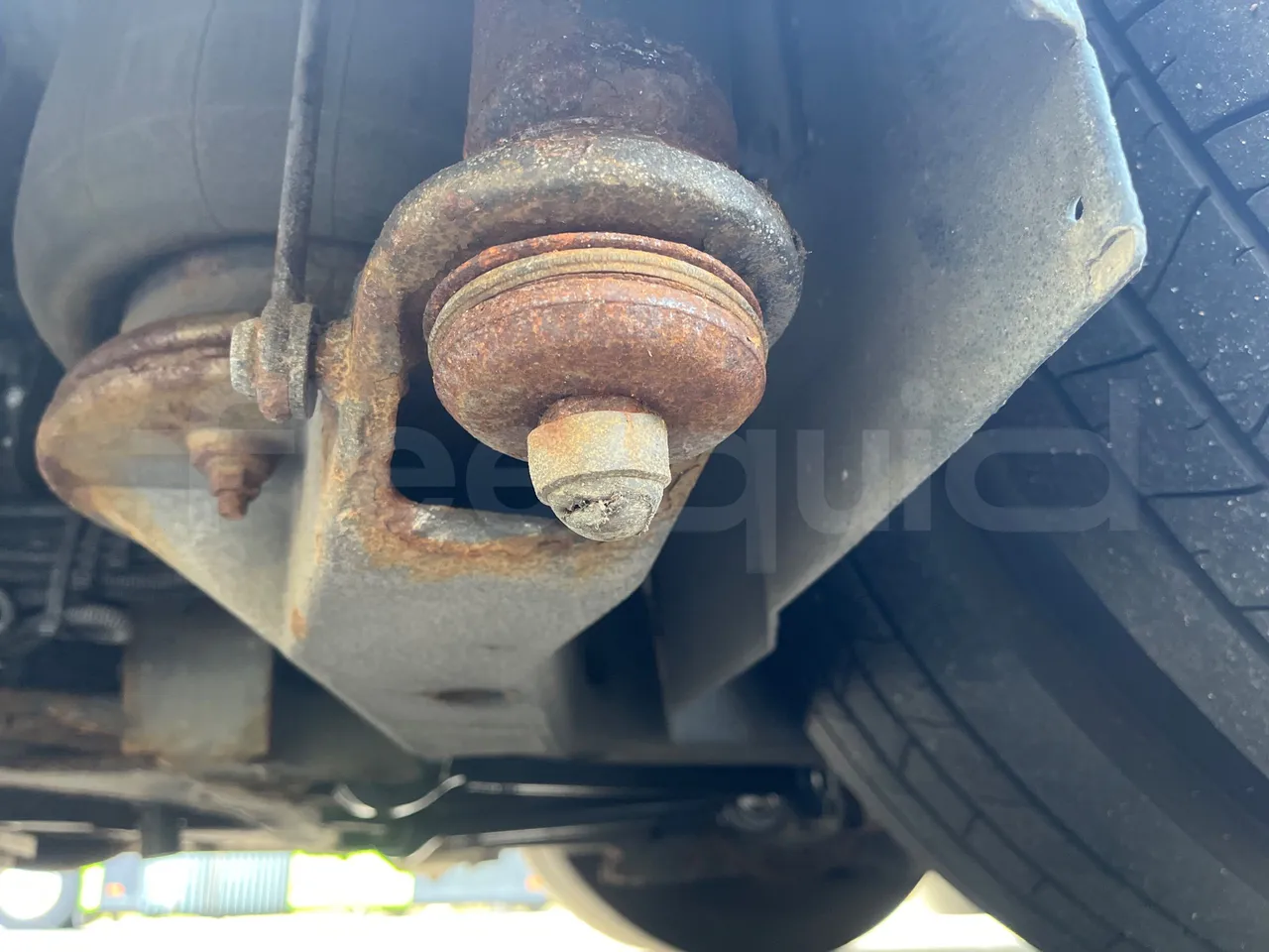 Volvo G891H L291LH24J8100 / Euro 6 - 177 Kw - 18.750 Mt - axel 3 shock absorbers 2 left