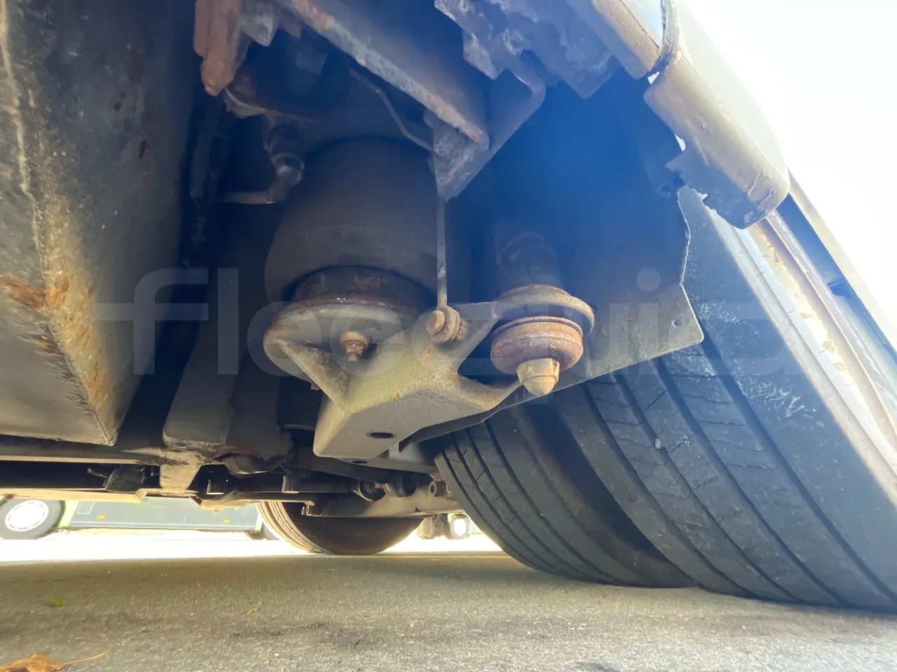 Volvo G891H L291LH24J8100 / Euro 6 - 177 Kw - 18.750 Mt - axle 2 shock absorbers 2 left