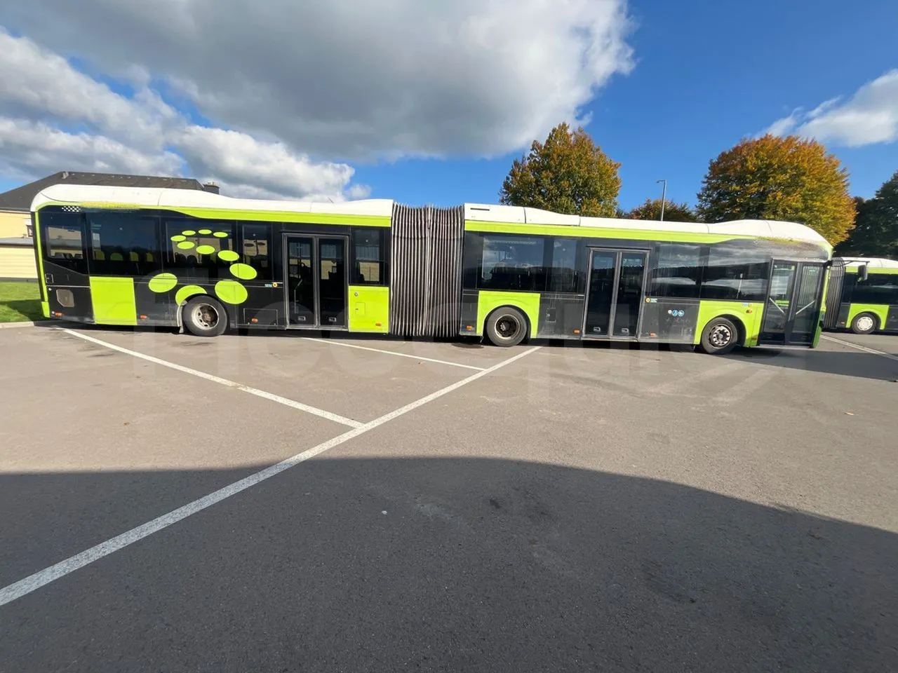 Volvo G891H L291LH24J8100 / Euro 6 - 177 Kw - 18.750 Mt - right side doors closed