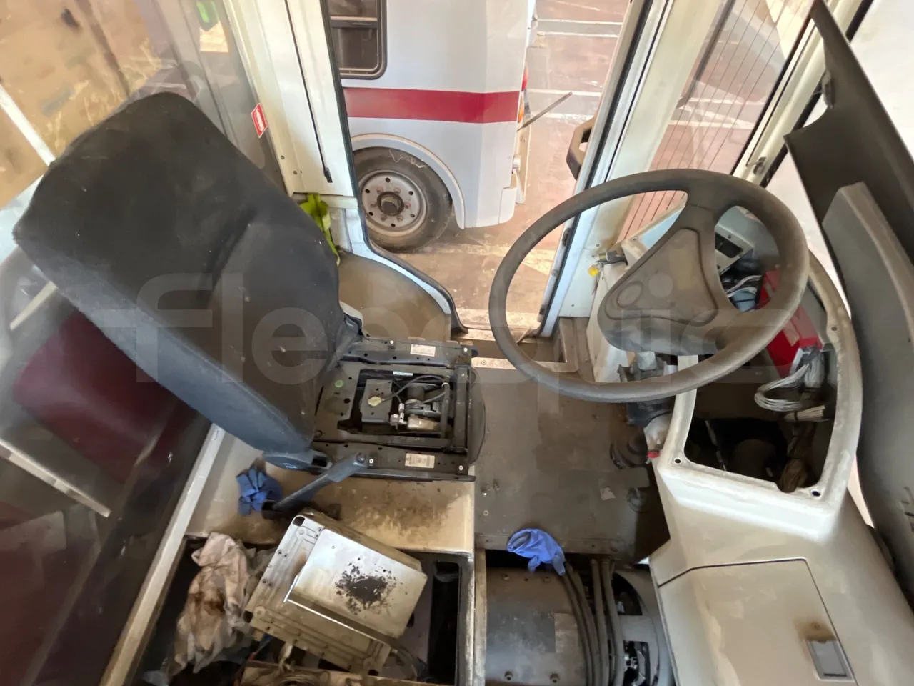 Tecnobus Gulliver - driver's seat photo