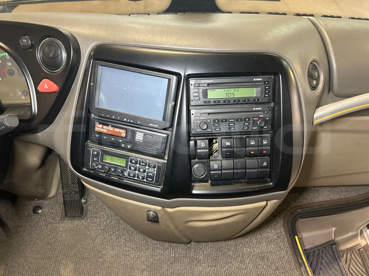 Iveco Magelys 5FR210 - radio accessories photo