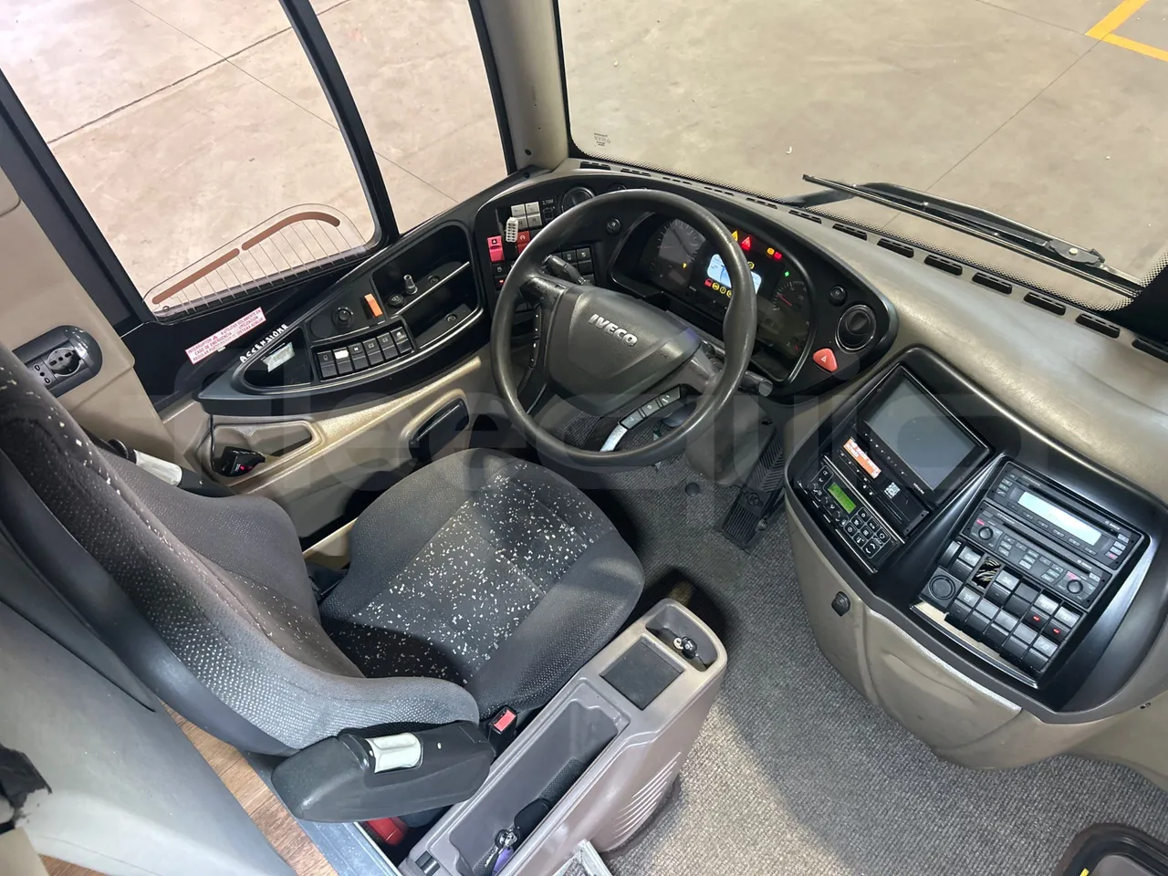 Iveco Magelys 5FR210 - buttons panels on (mandatory for bus to scrap)