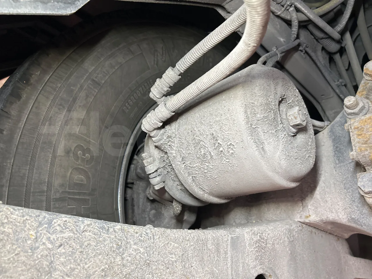 Iveco Magelys 5FR210 - axle 2 caliper brakes left