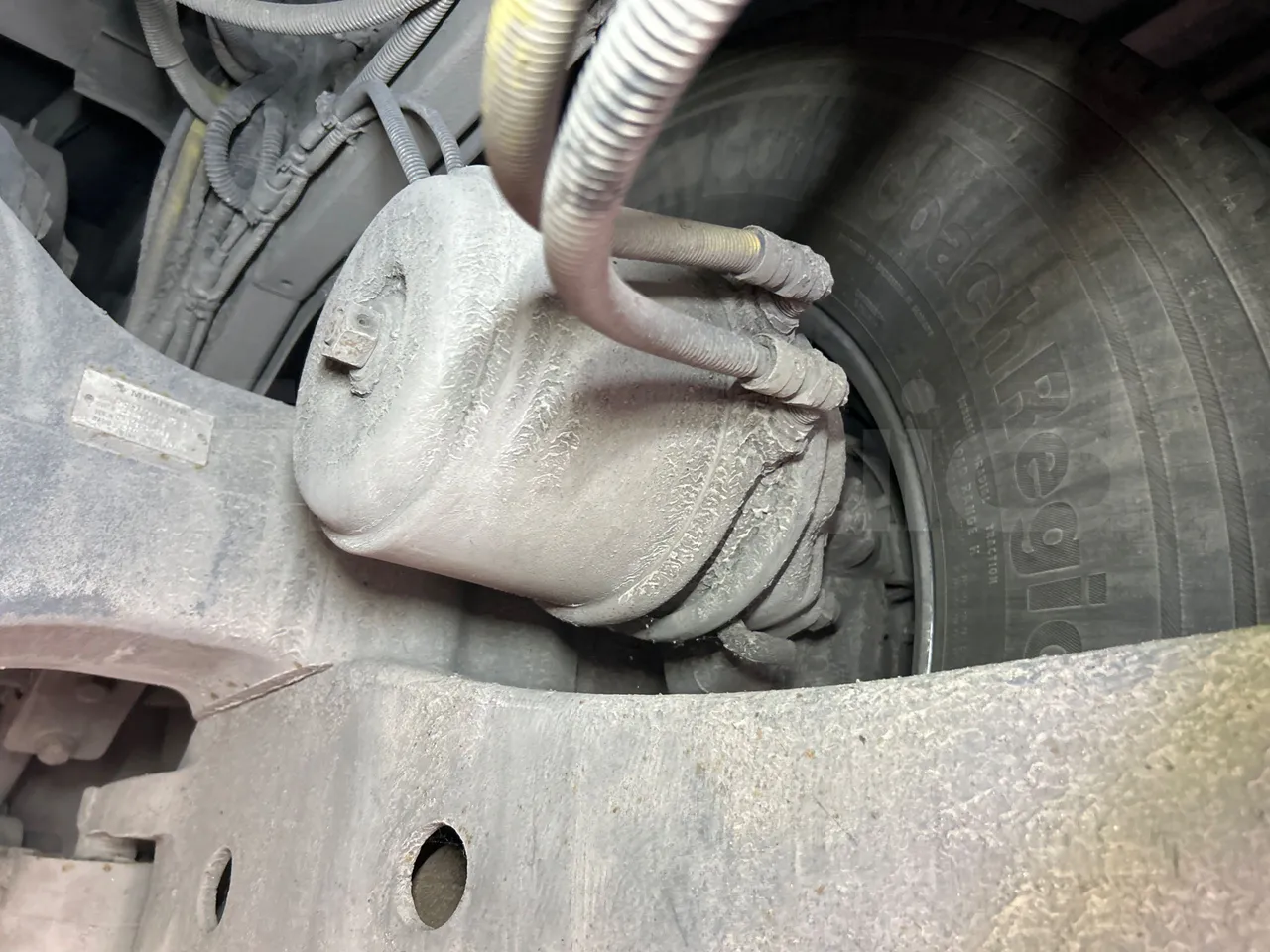 Iveco Magelys 5FR210 - axle 2 caliper brakes right