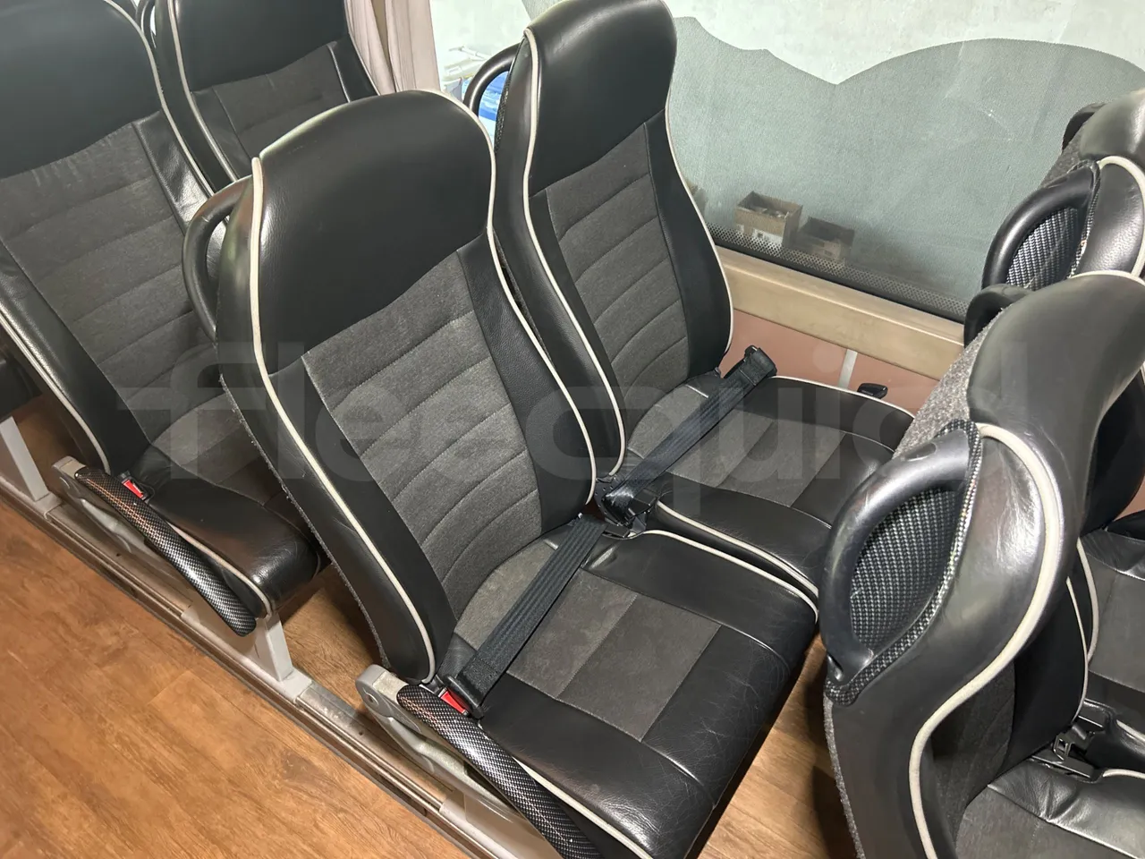 Iveco Magelys 5FR210 - central seat safety belt