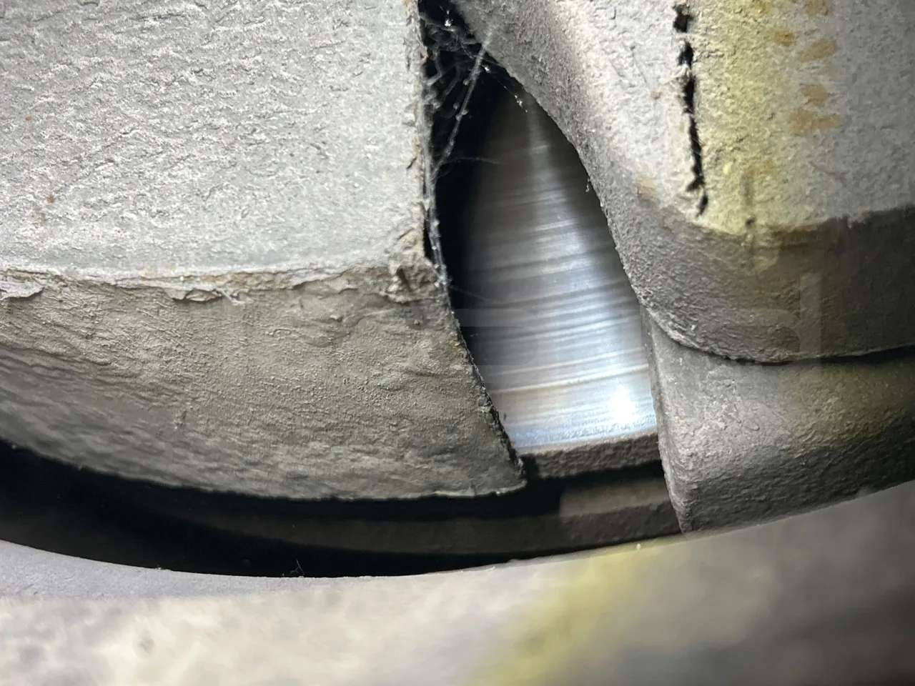 Iveco Magelys 5FR210 - axle 2 discs right