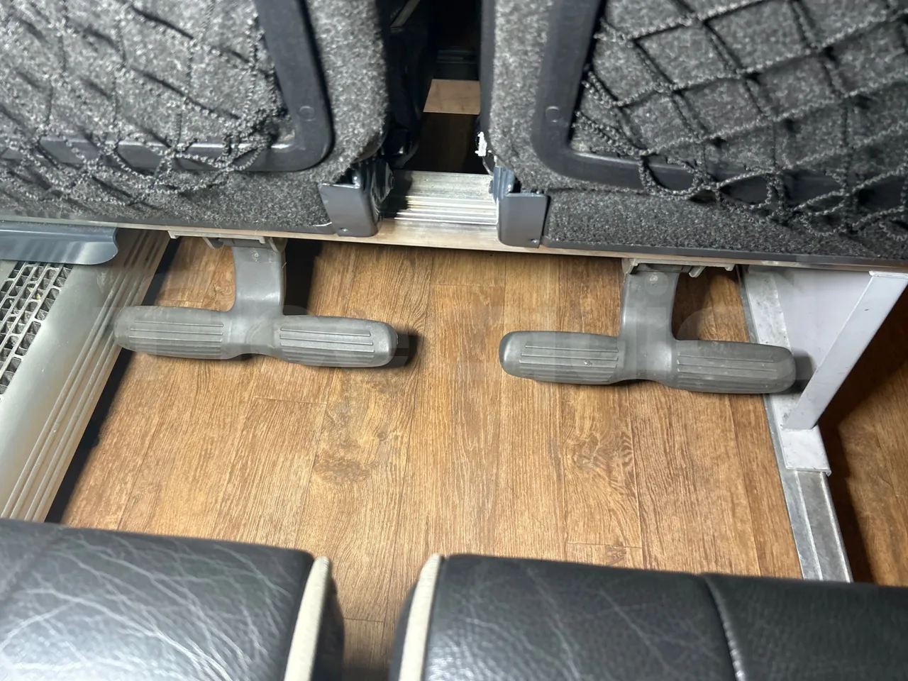 Iveco Magelys 5FR210 - footrest detail photo