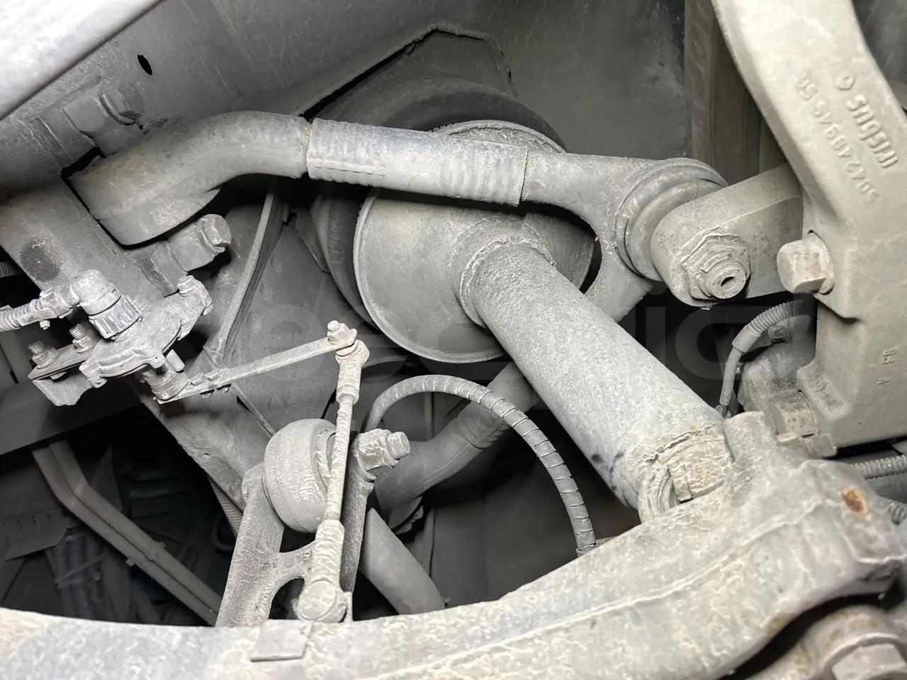 Iveco Magelys 5FR210 - front shock absorbers right