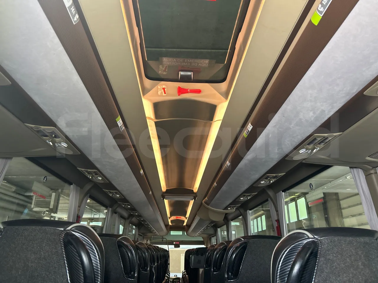 Iveco Magelys 5FR210 - overhead compartments photo