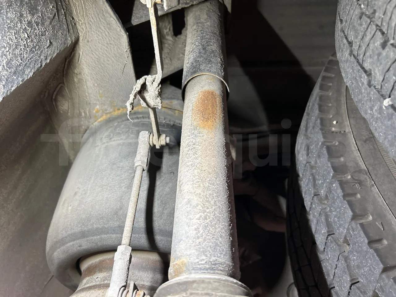 Iveco Magelys 5FR210 - axle 2 shock absorbers 1 left