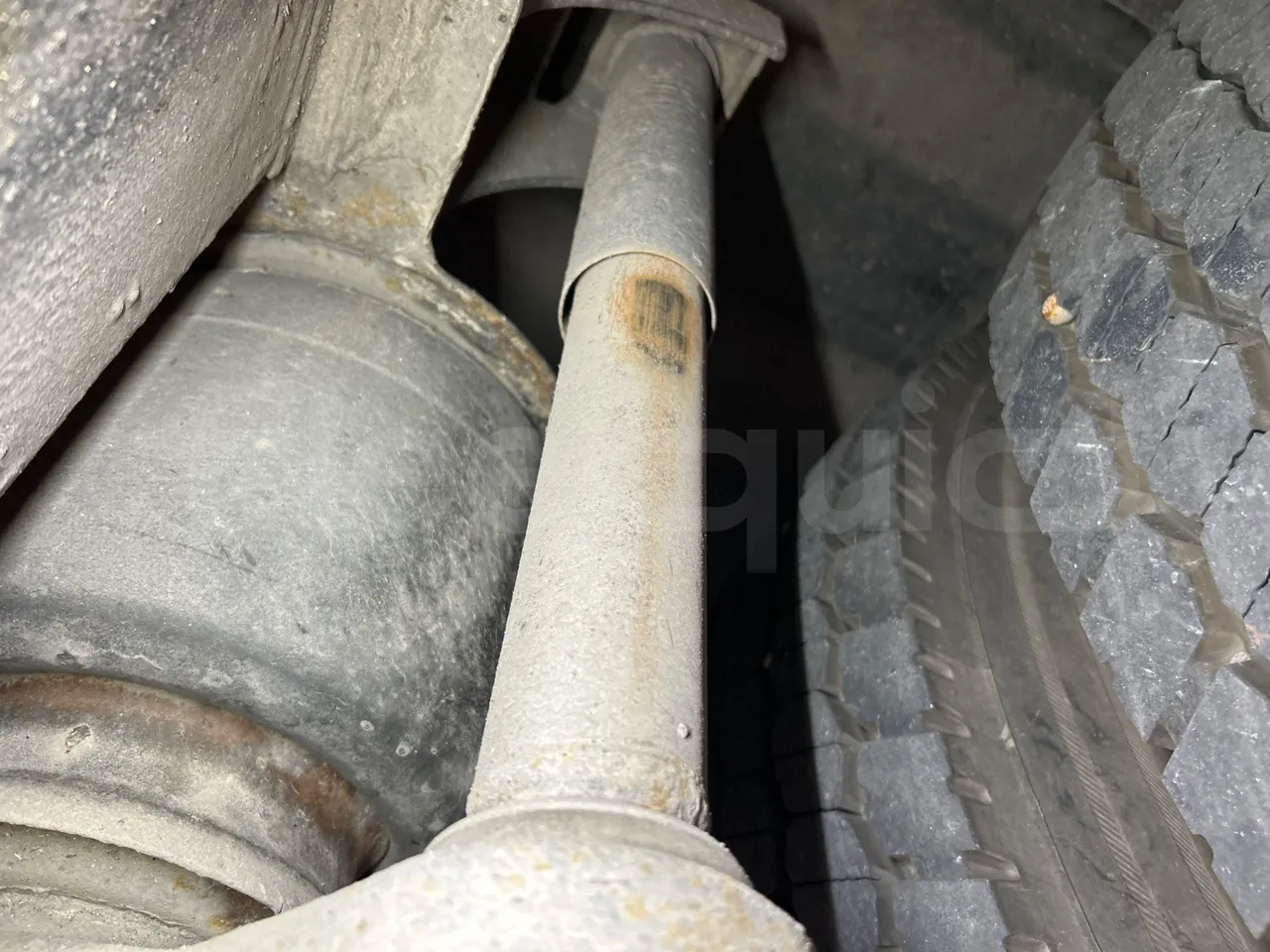 Iveco Magelys 5FR210 - axle 2 shock absorbers 2 left