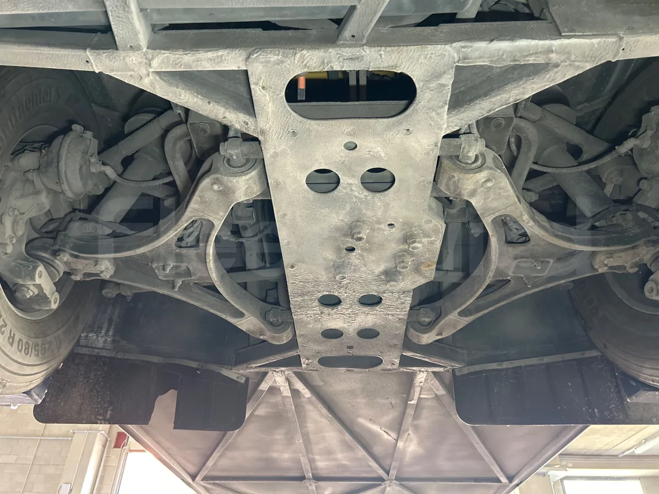 Iveco Magelys 5FR210 - front axle central