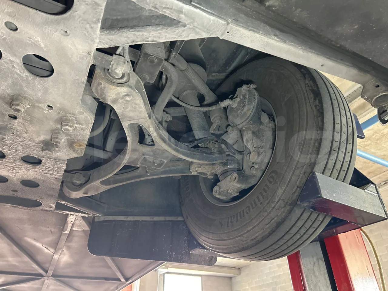 Iveco Magelys 5FR210 - front axle left side
