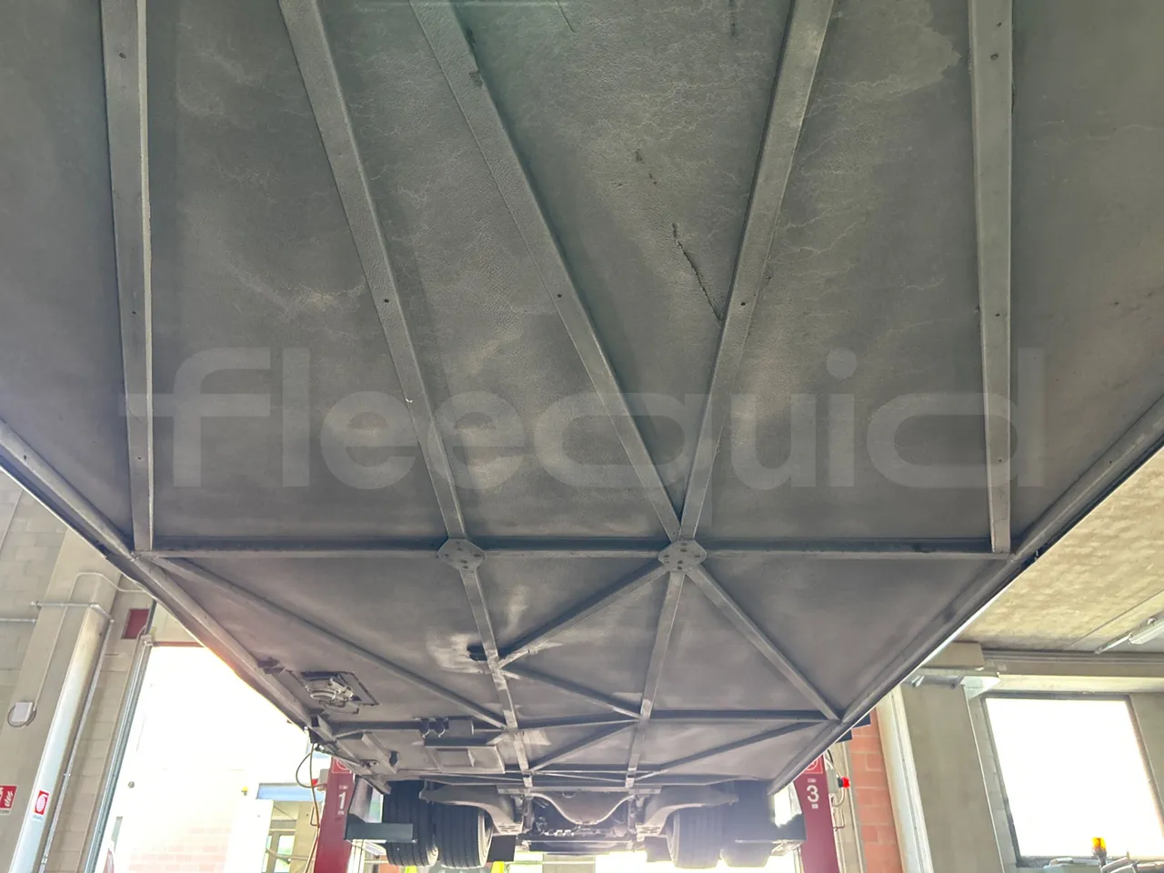 Iveco Magelys 5FR210 - central undercarriage photo