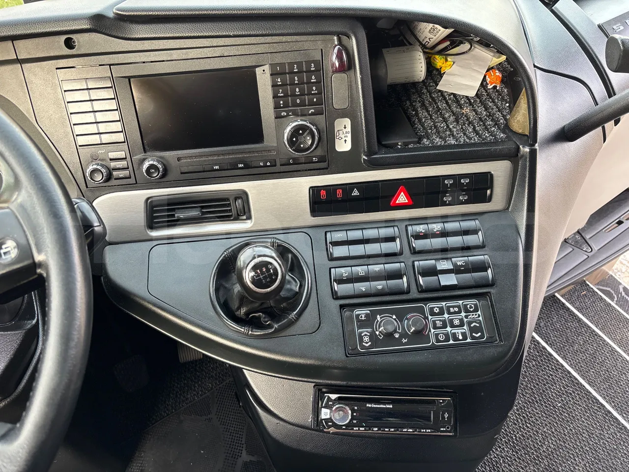 Setra S516 HD/2  - Euro6 - 315kW - 13.120mt - radio accessories photo