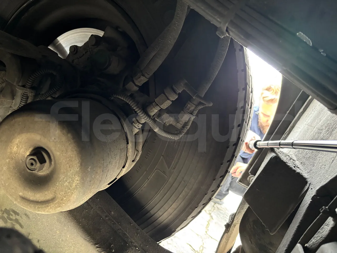Setra S516 HD/2  - Euro6 - 315kW - 13.120mt - axle 2 caliper brakes left