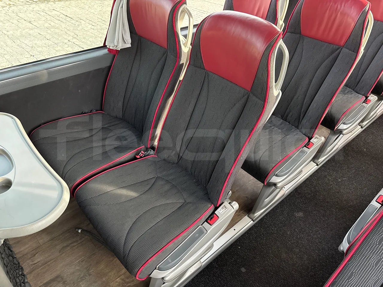 Setra S516 HD/2  - Euro6 - 315kW - 13.120mt - single seat detail