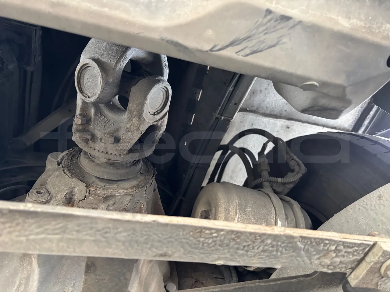 Setra S516 HD/2  - Euro6 - 315kW - 13.120mt - driveshaft photo