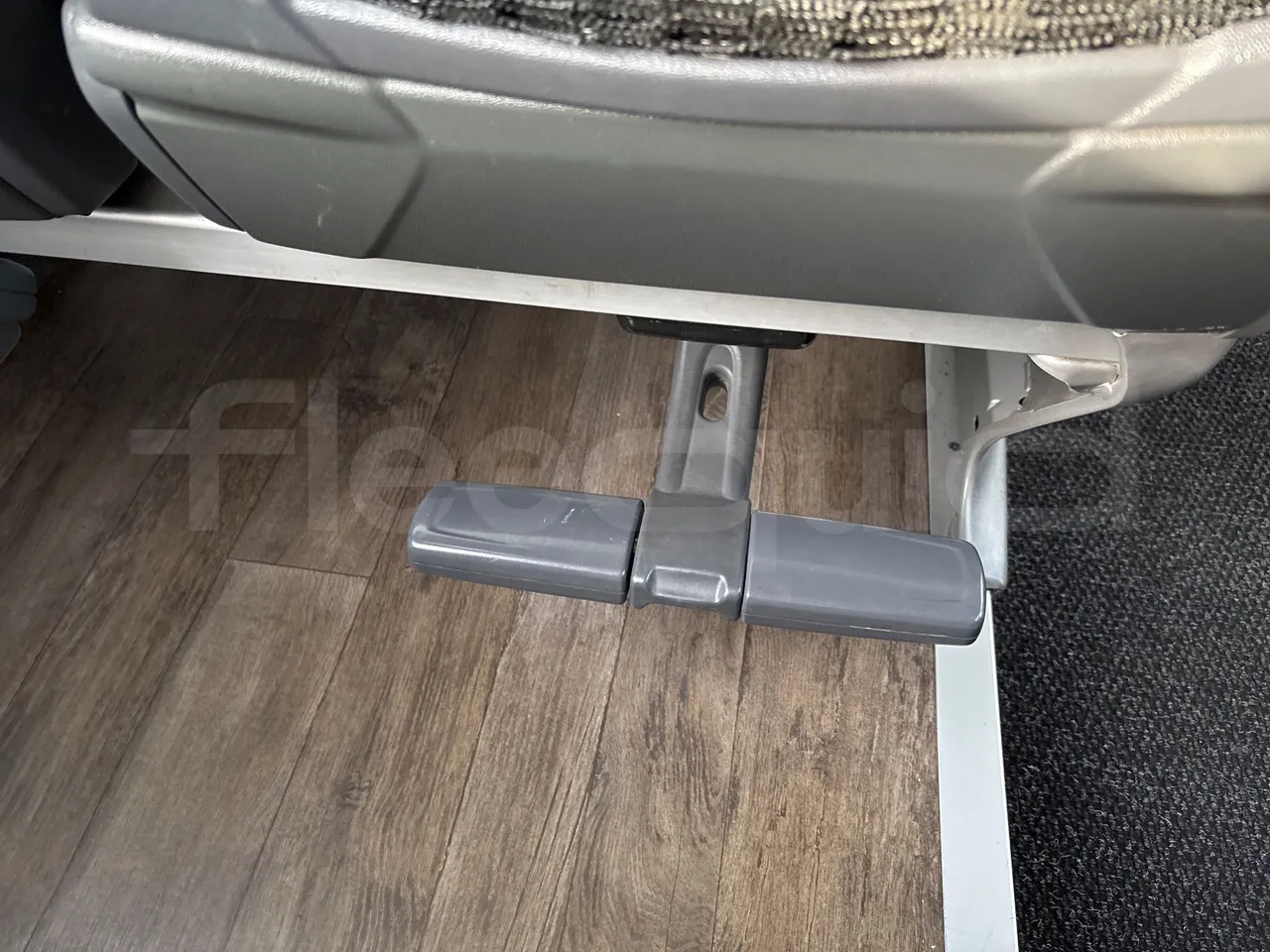 Setra S516 HD/2  - Euro6 - 315kW - 13.120mt - footrest detail photo