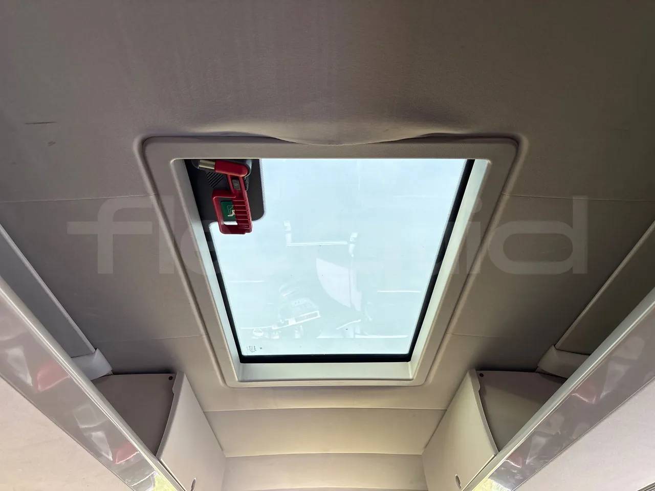 Setra S516 HD/2  - Euro6 - 315kW - 13.120mt - roof hatch 1