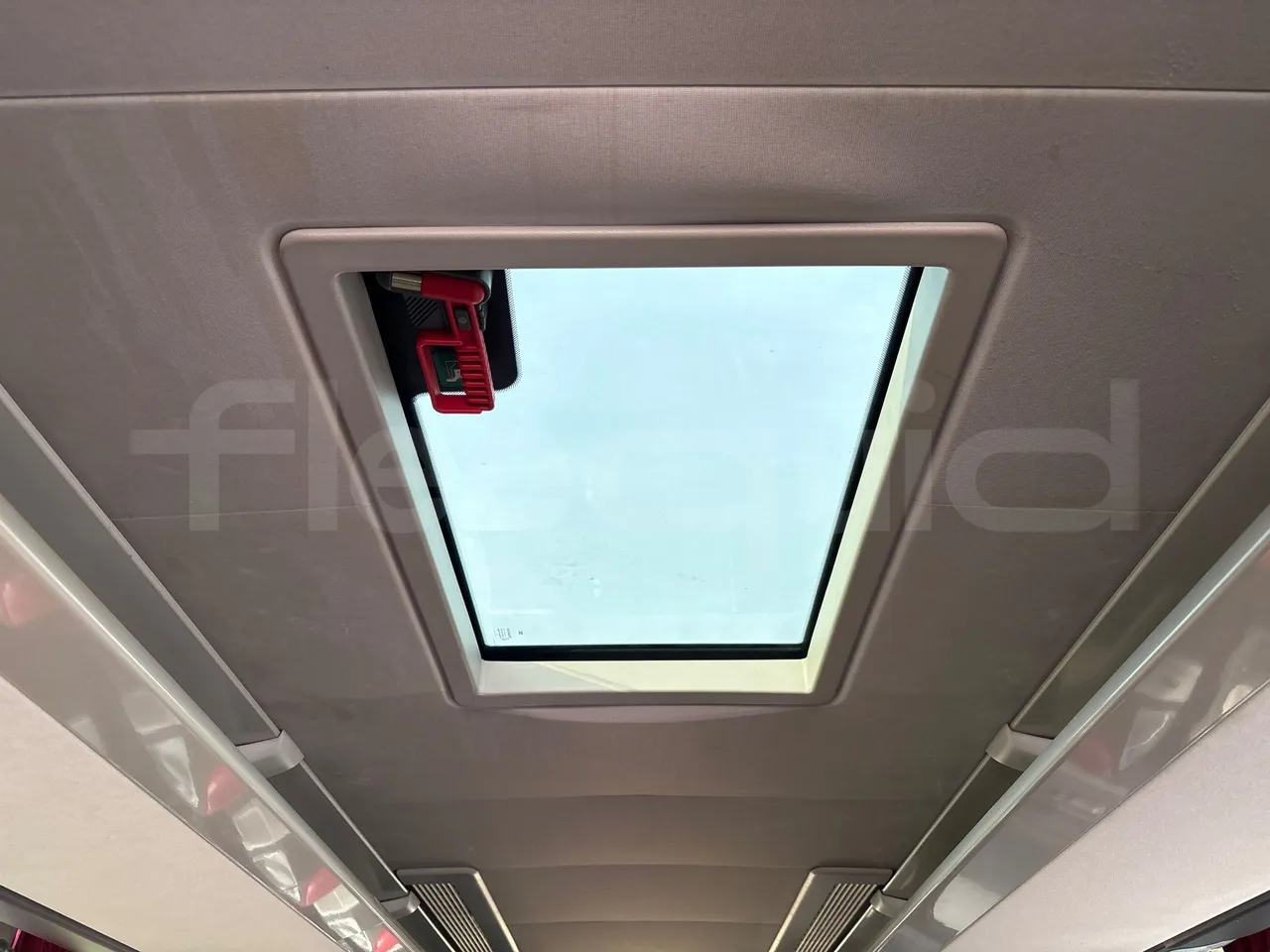 Setra S516 HD/2  - Euro6 - 315kW - 13.120mt - roof hatch 2