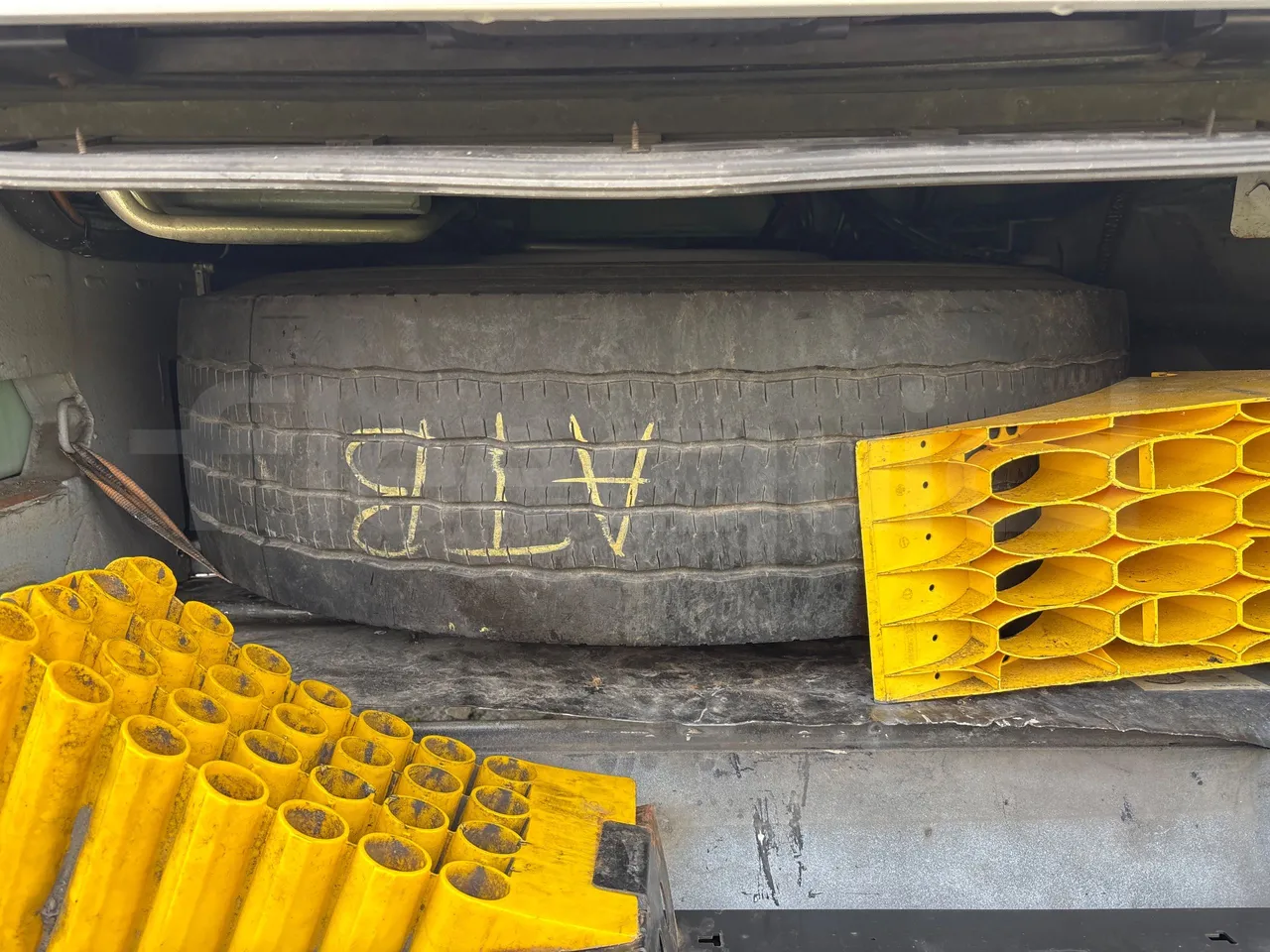 Setra S516 HD/2  - Euro6 - 315kW - 13.120mt - spare wheel