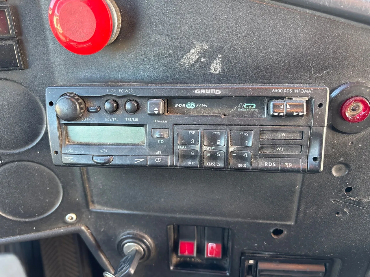 Setra S315 UL-EUR2-12m-185Kw - radio accessories photo