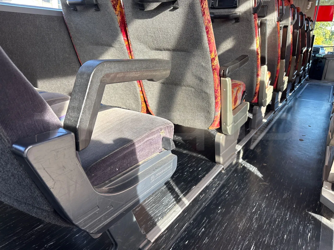 Setra S315 UL-EUR2-12m-185Kw - armrest detail photo