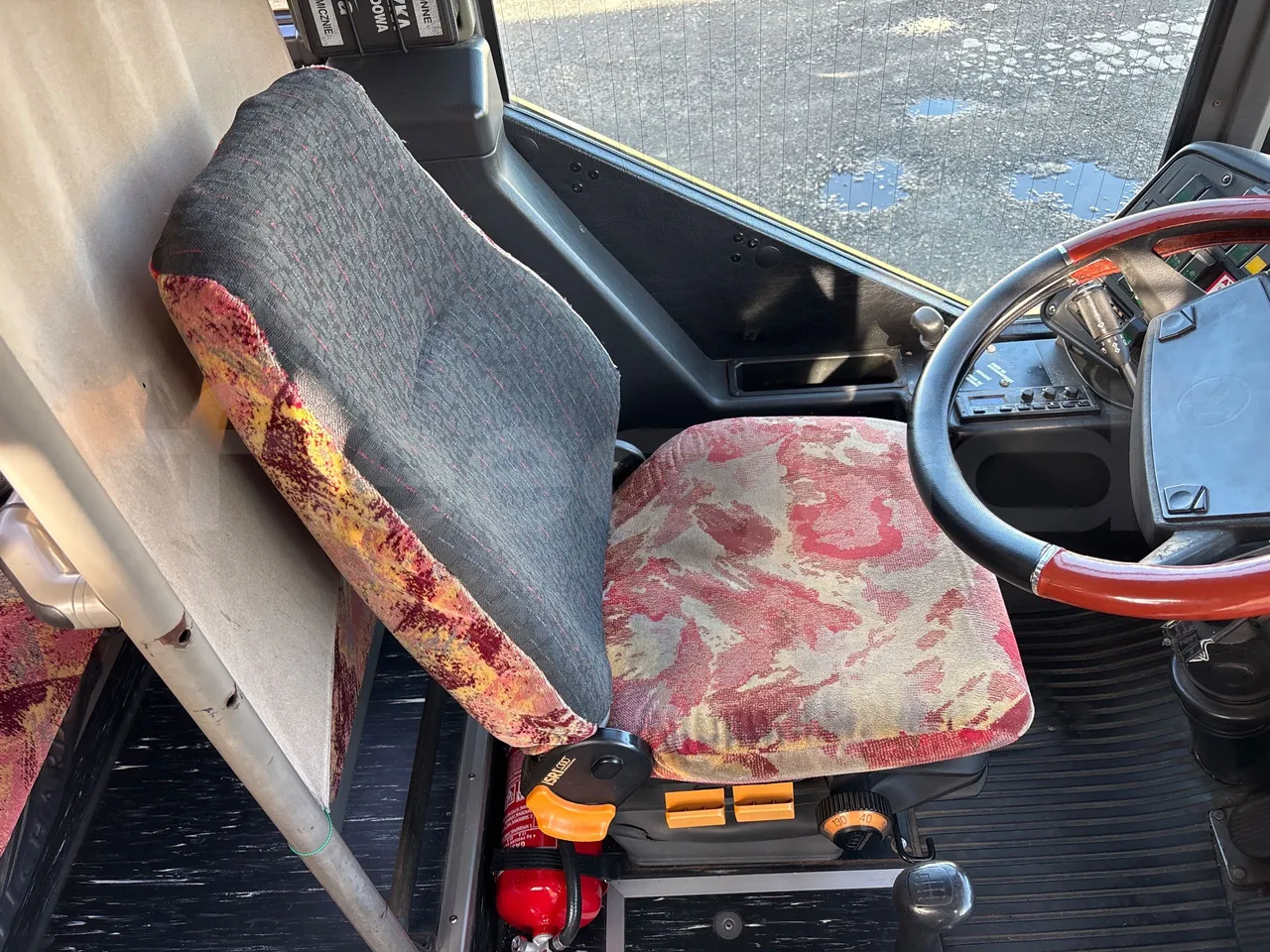 Setra S315 UL-EUR2-12m-185Kw - driver's seat photo