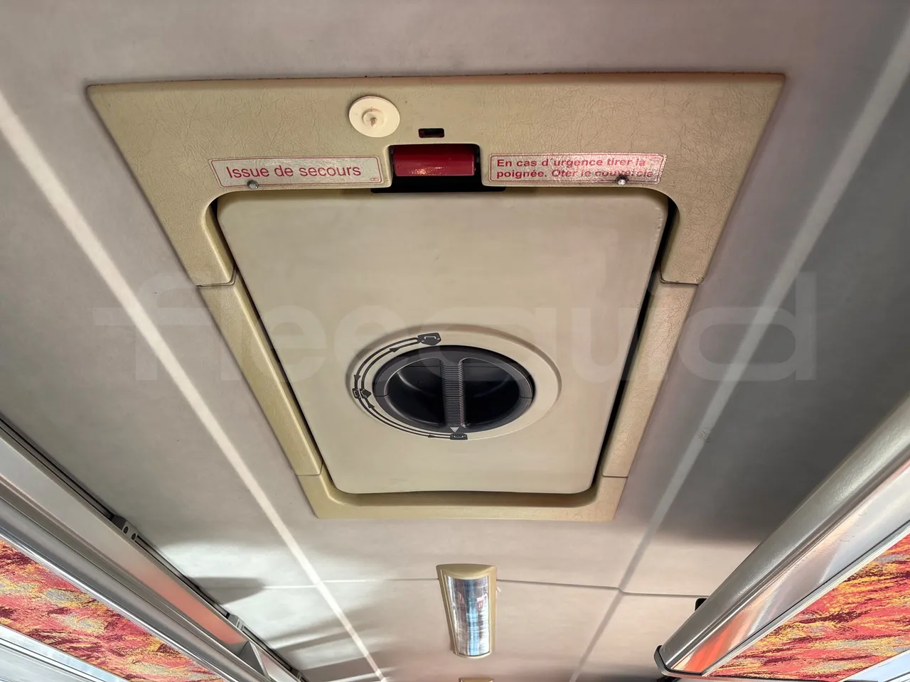 Setra S315 UL-EUR2-12m-185Kw - roof hatch 2