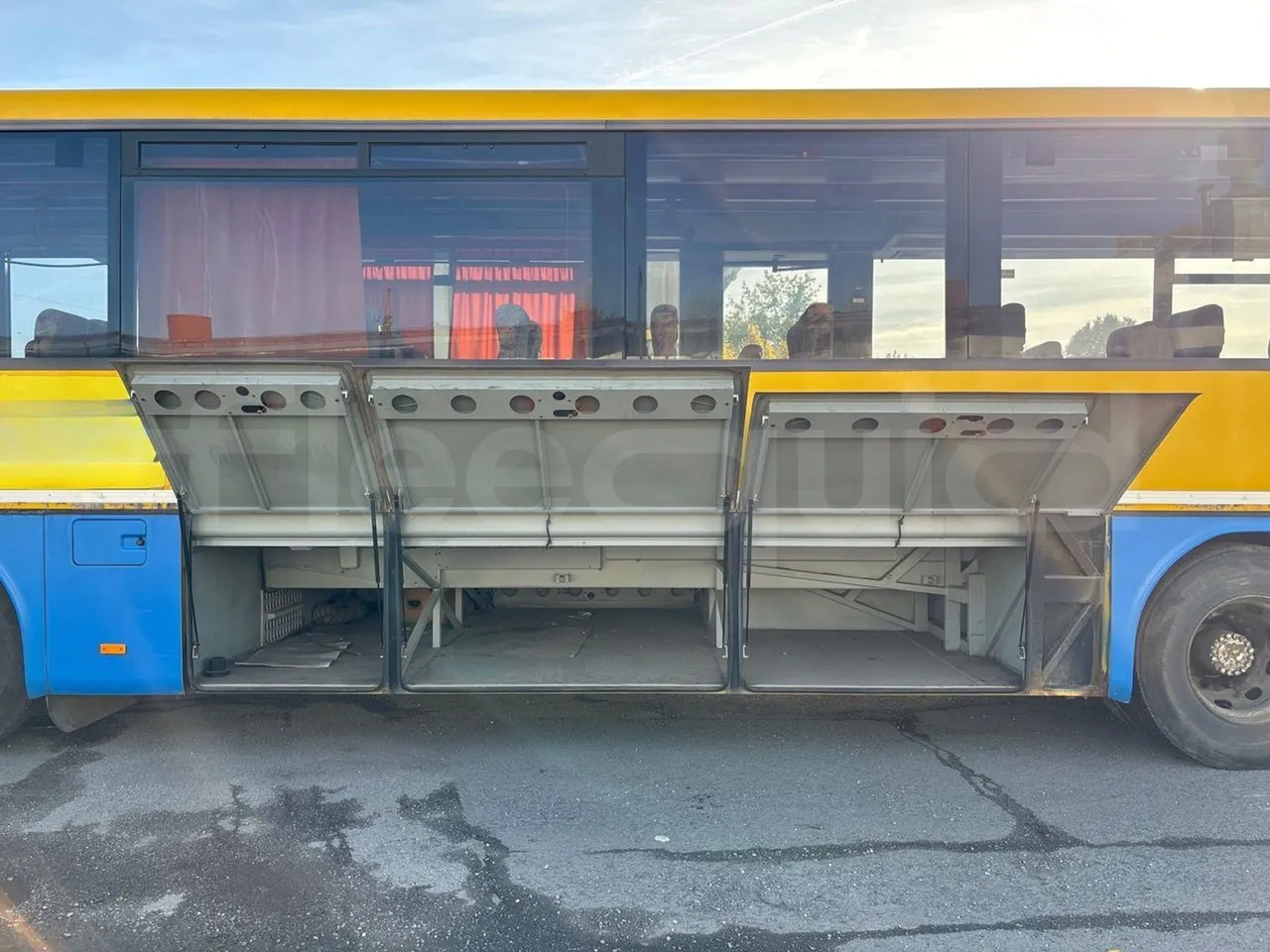 Setra S315 UL-EUR2-12m-185Kw - luggage rack photo