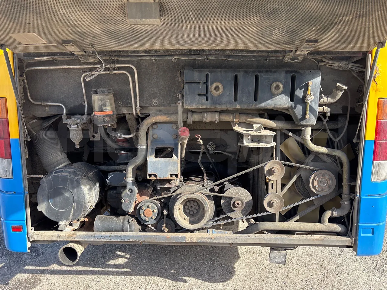 Setra S315 UL-EUR2-12m-185Kw - rear hatch open