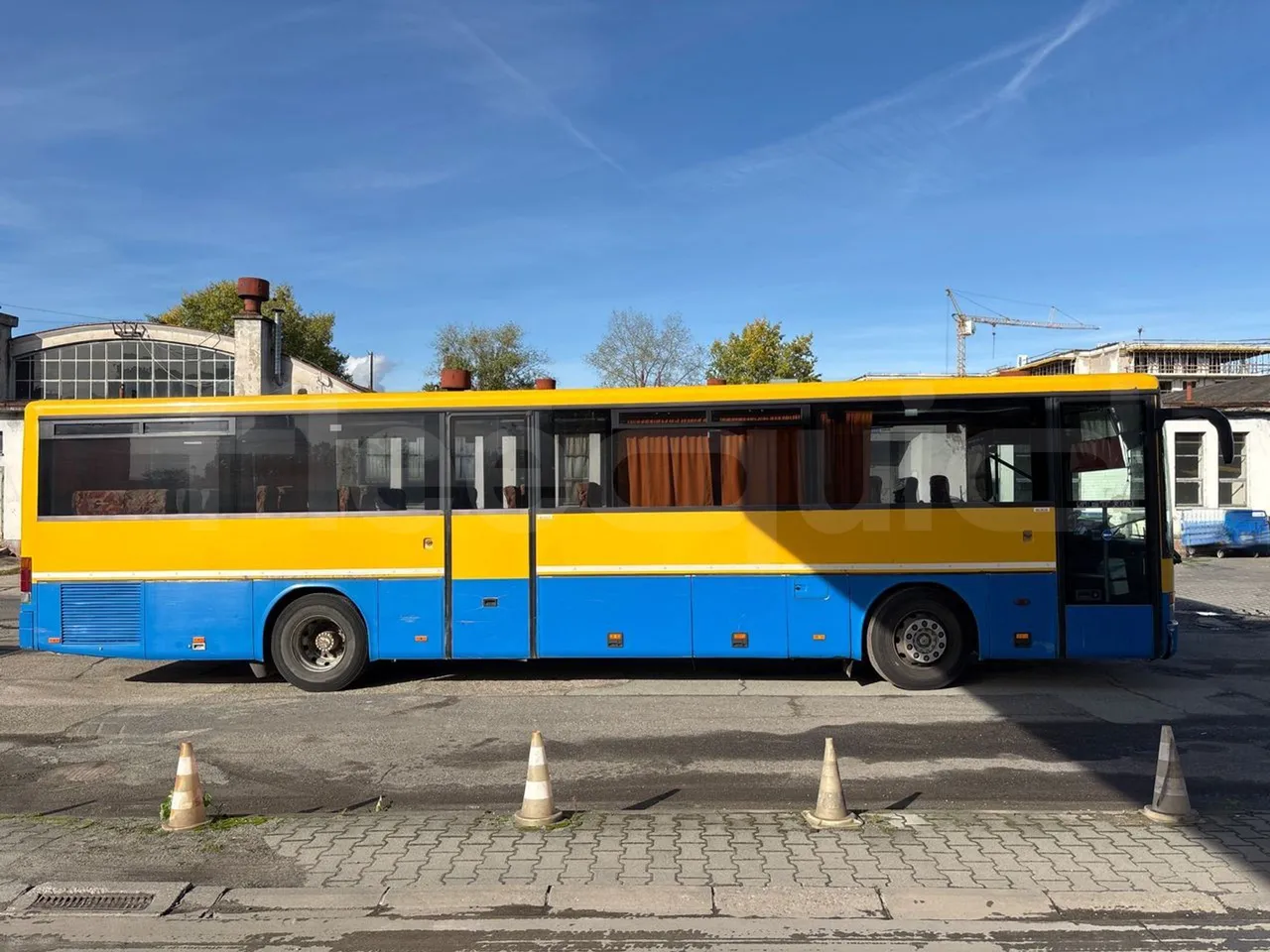 Setra S315 UL-EUR2-12m-185Kw - right side doors closed