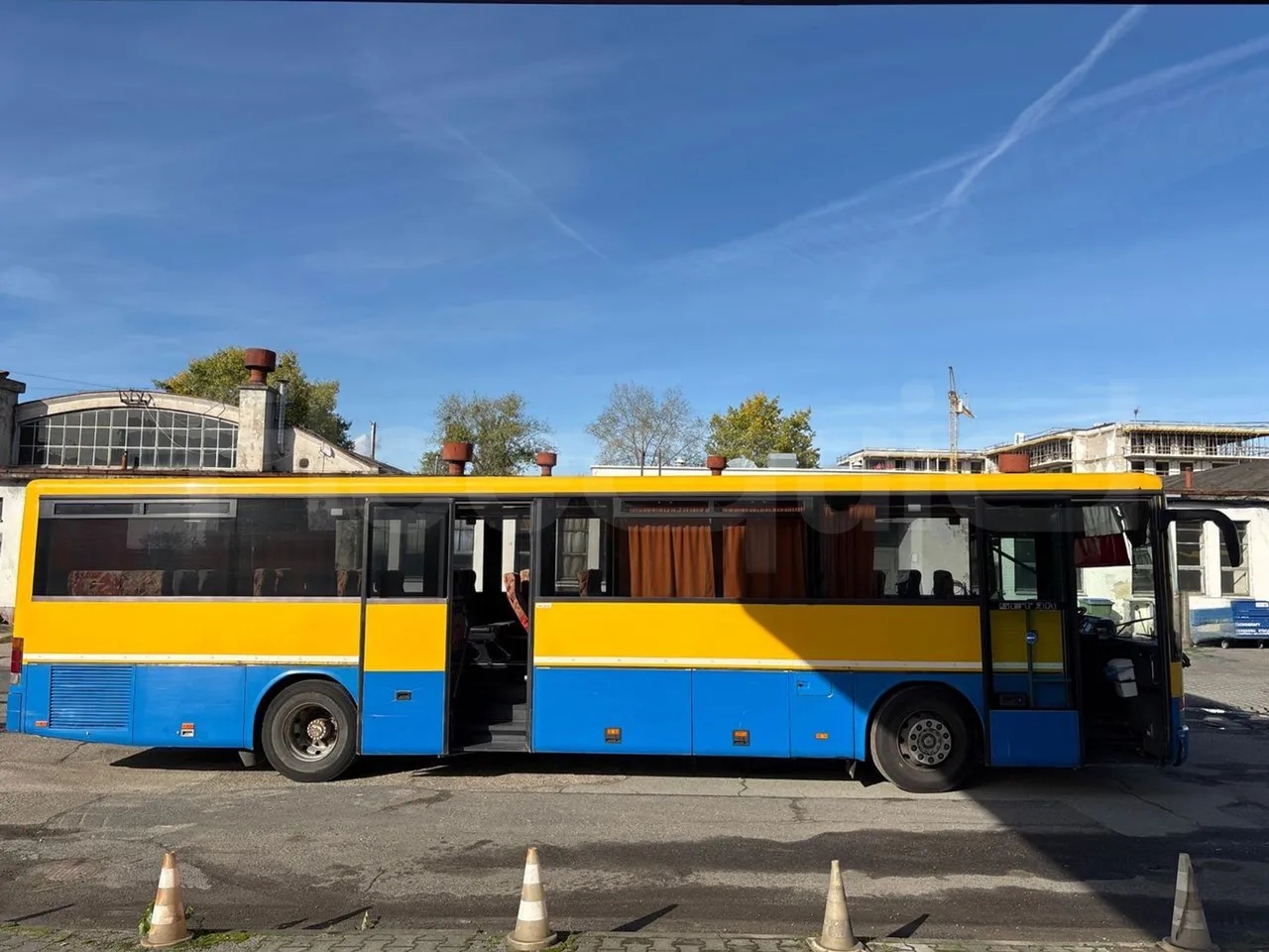 Setra S315 UL-EUR2-12m-185Kw - right side doors open